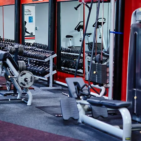 Fit Gym 公寓式酒店 Havířov